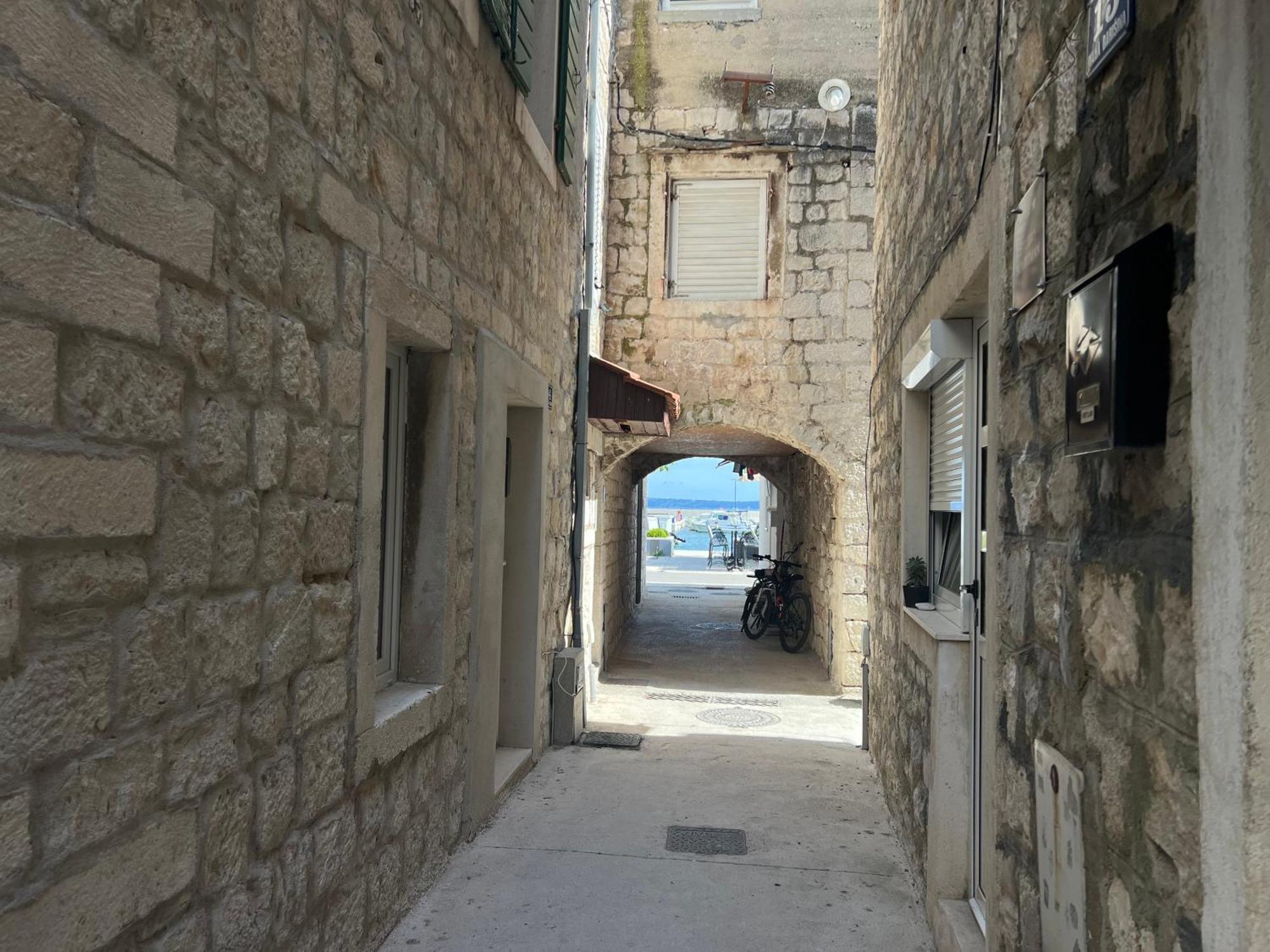 Apartman Lucijan Kastela Exterior photo