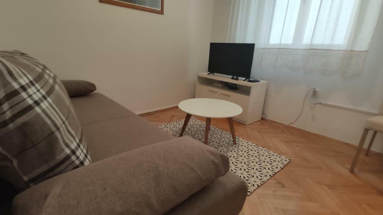 Apartman Lucijan Kastela Exterior photo