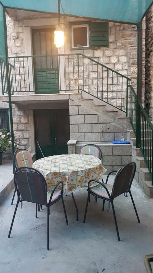 Apartman Lucijan Kastela Exterior photo