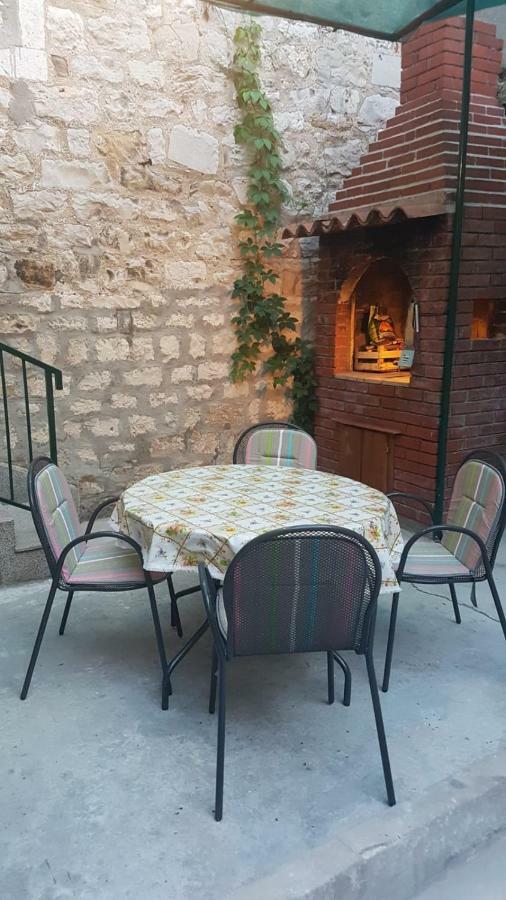 Apartman Lucijan Kastela Exterior photo